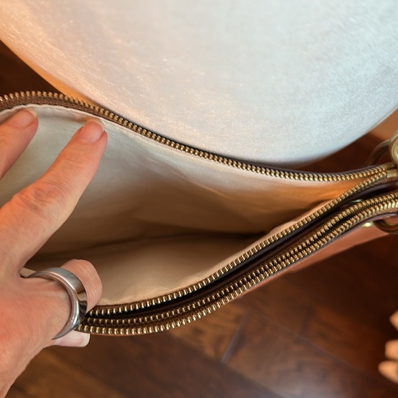 Margot Tan Leather Crossbody Bag - Picture 6 of 15